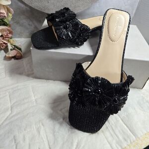 Bandolino Women's Marcell Flower Raffia Flat Slide Sandals